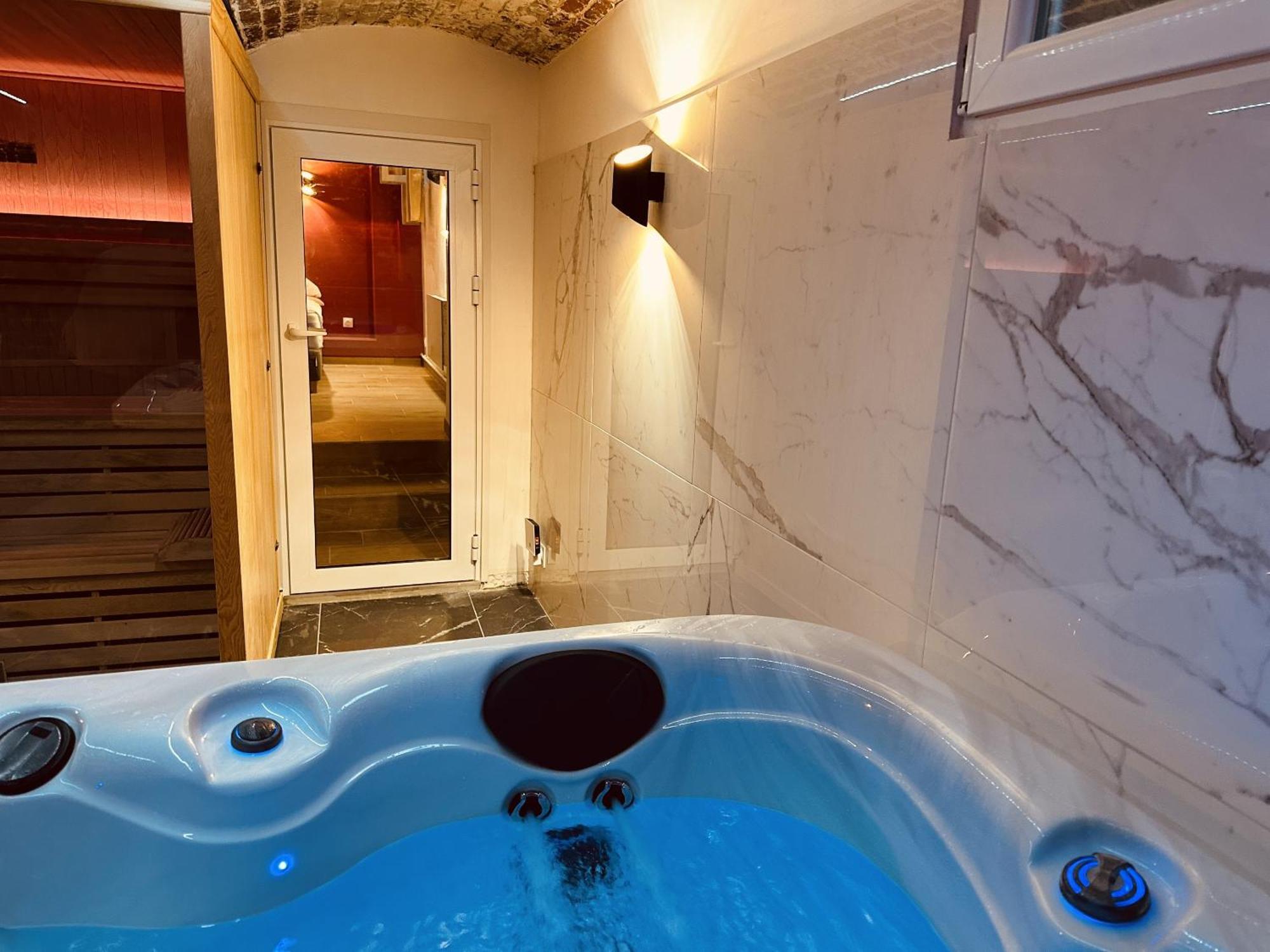 Le Bijou - Appartement, Sauna Et Jacuzzi - Lille Exterior foto